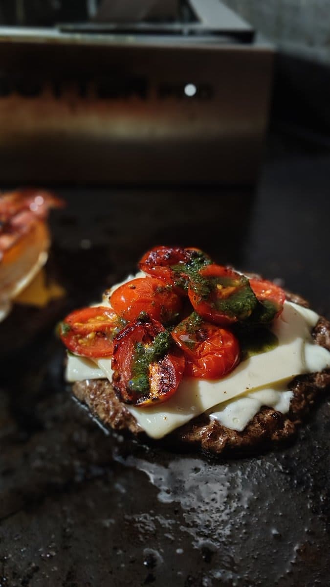 Burger Caprese